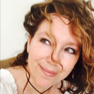 Meet your Posher, Leslie